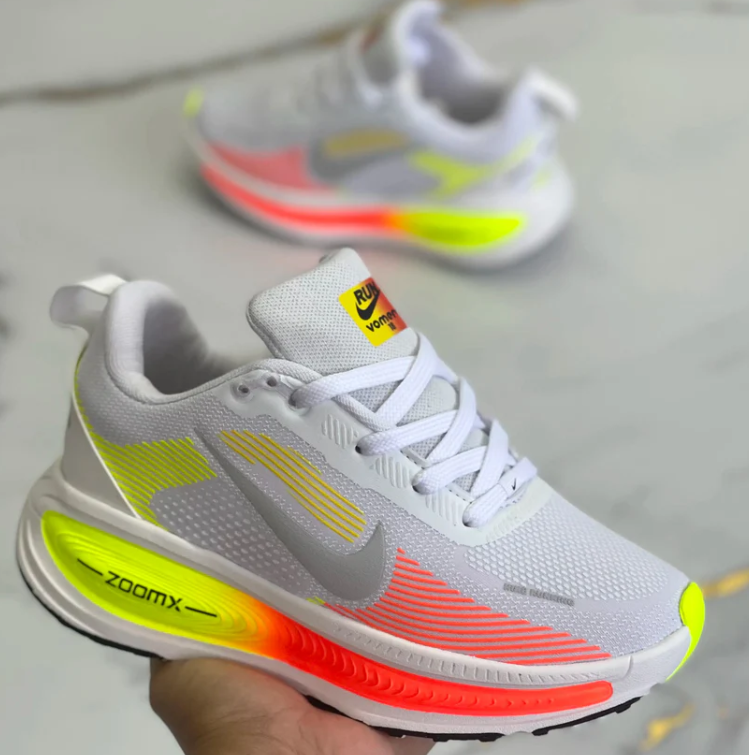 Tenis Run Vomero 18 - Confort, estilo y rendimiento